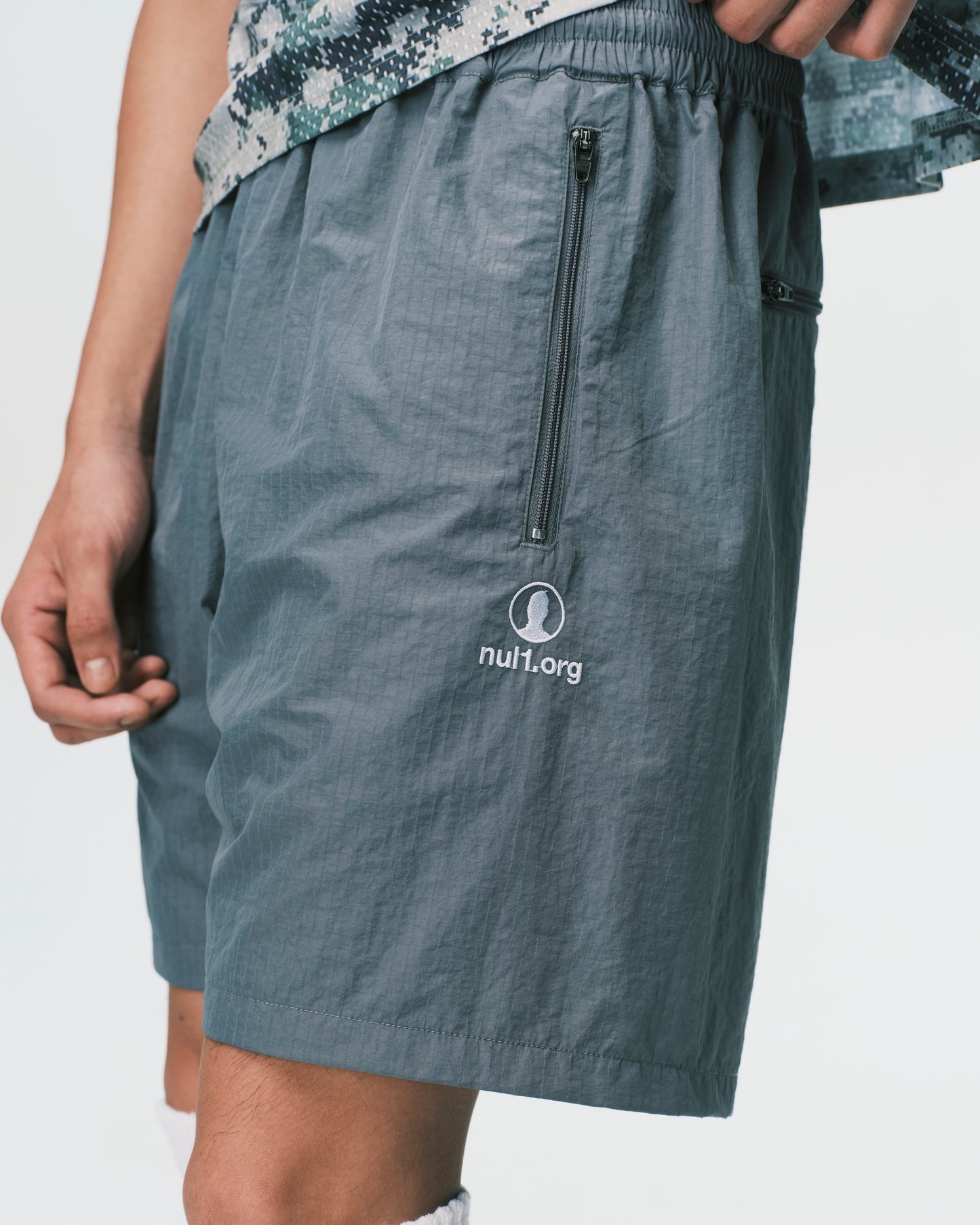 (nu-P63) Profile Shorts Gray