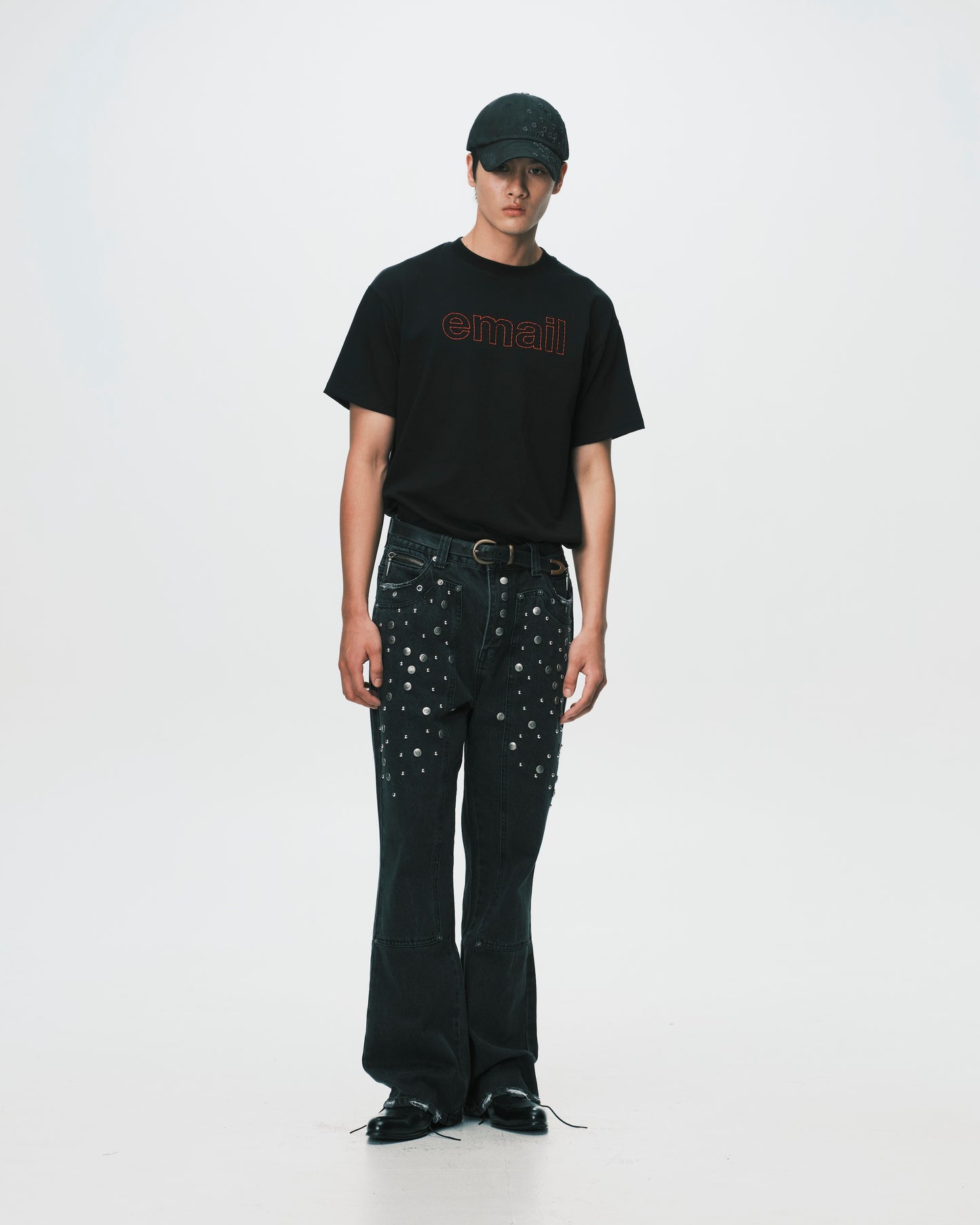 (nu-P65) Studded Jeans D35