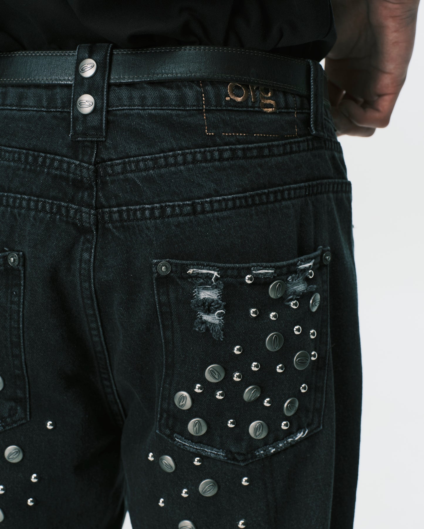 (nu-P65) Studded Jeans D35