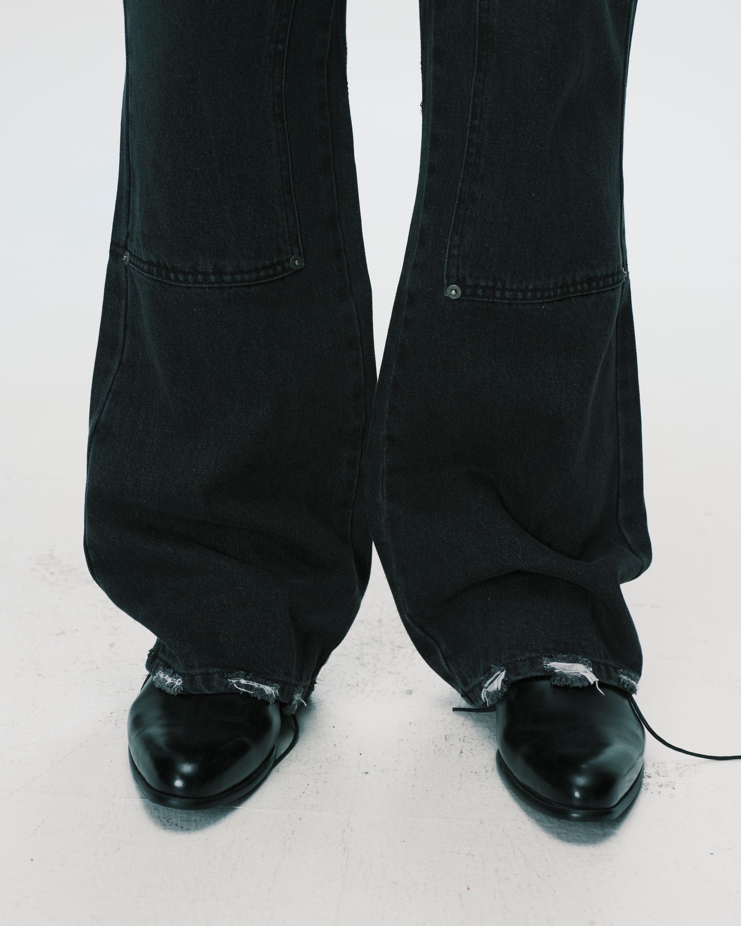 (nu-P65) Studded Jeans D35
