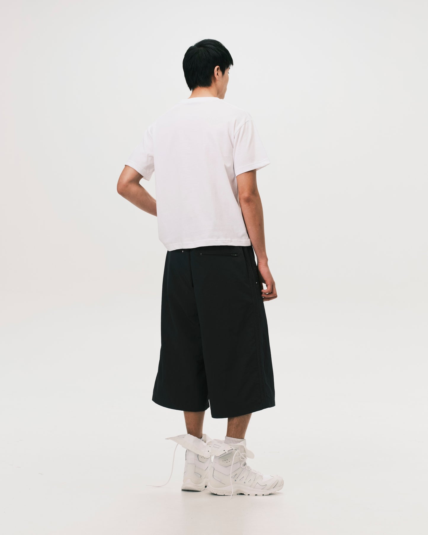 (nu-P55) Citizen Cropped Shorts Black