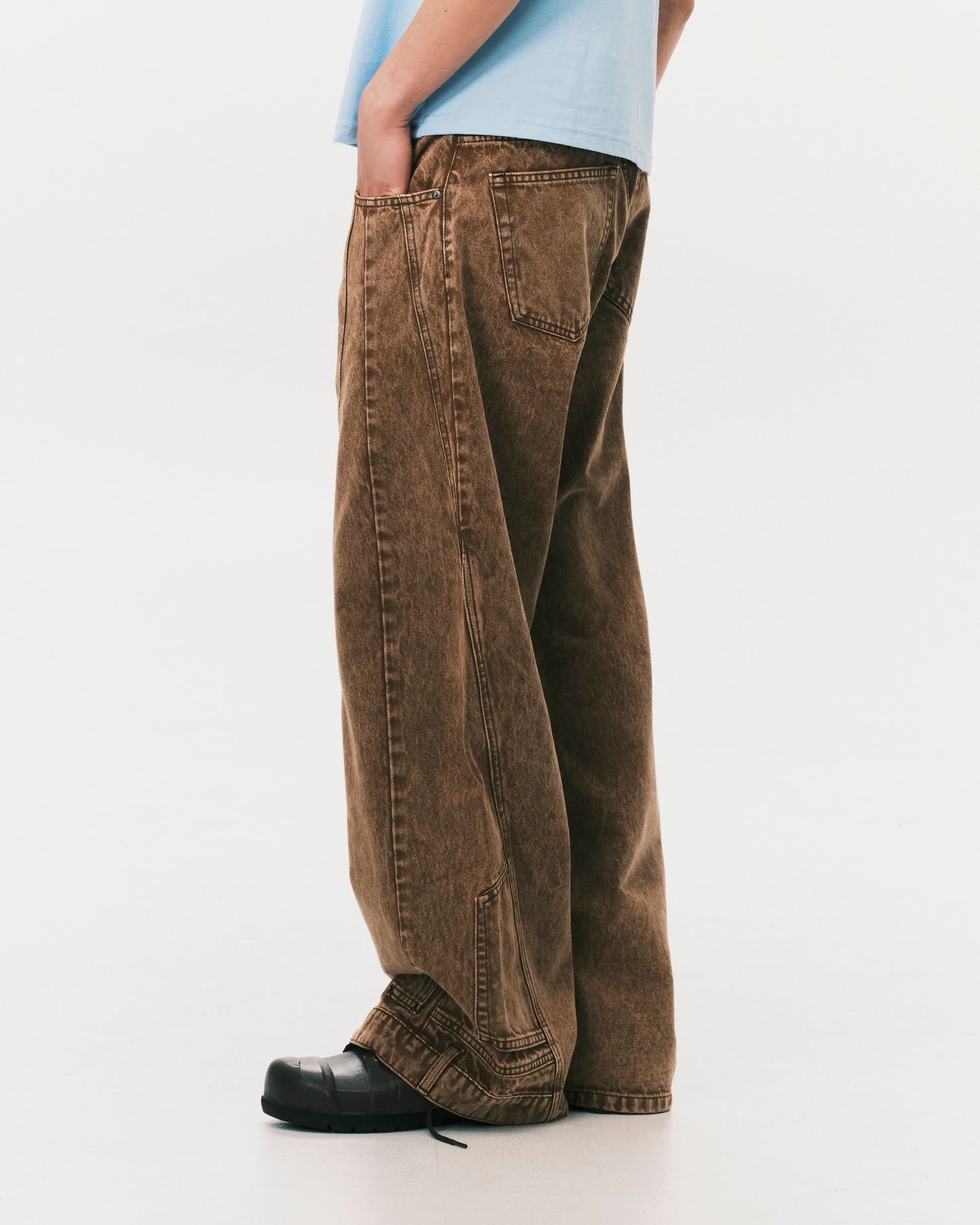 (nu-P59) 2023 Jeans Brown